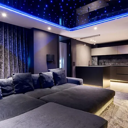Vivi Homes -villa Carat Pool, Cinema, Golf & Terrace