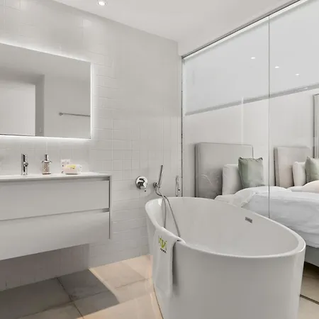 Villa Vivi Homes -villa Carat Pool, Cinema, Golf & Terrace Estepona
