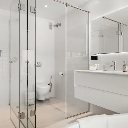 Vivi Homes -villa Carat Pool, Cinema, Golf & Terrace Villa *