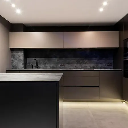 Vivi Homes -villa Carat Pool, Cinema, Golf & Terrace Estepona