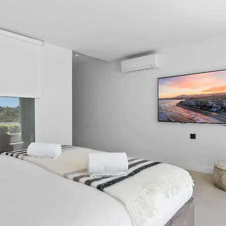 Vivi Homes -villa Carat Pool, Cinema, Golf & Terrace Villa