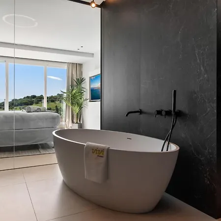 Vivi Homes -villa Carat Pool, Cinema, Golf & Terrace Villa