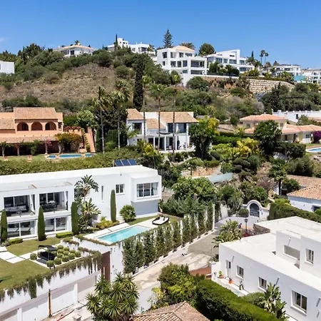 Villa Vivi Homes -villa Carat Pool, Cinema, Golf & Terrace Estepona