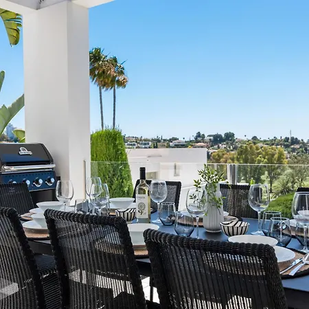 Vivi Homes -villa Carat Pool, Cinema, Golf & Terrace Estepona